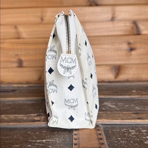 MCM Visetos White Monogram Leather Clutch - Picture 4 of 9